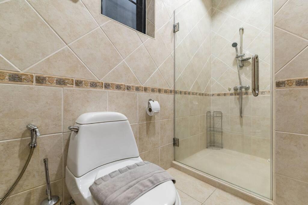 Anb Poolvilla 3Br Walk Private Beach In Pratamnak パッタヤー エクステリア 写真